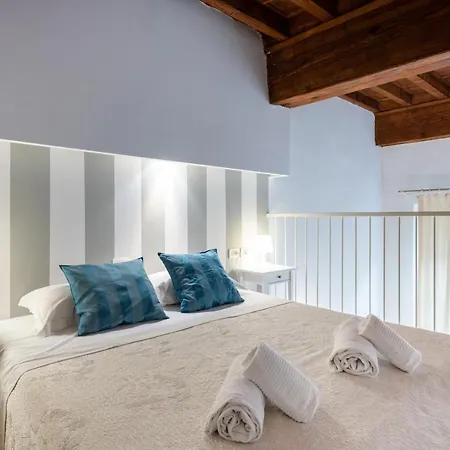 Lovely In The Heart Of The Historic Center Apartment Florence